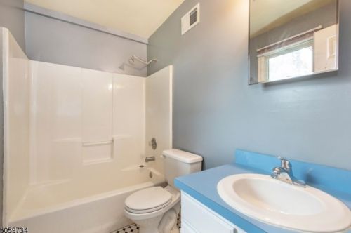 73 Van Nostrand Ave, Dover NJ  07801-4810 exterior