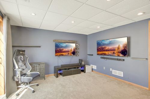 4941 Grenwich Ave, Saint Paul MN  55128-2058 exterior