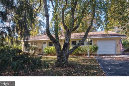 384 Walnut Ln, Princeton NJ  08540-3447 exterior