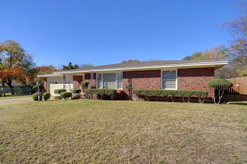 7109 Richlynn Ter, Fort Worth TX  76118-5121 exterior