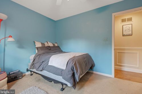 1827 Krystle Dr, Lancaster PA  17602-4149 exterior