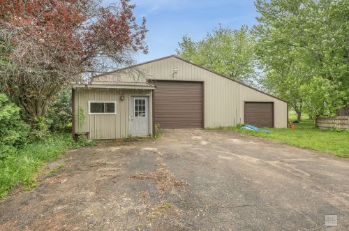 8753 Sandwich Rd, Hinckley, IL 60520-6044