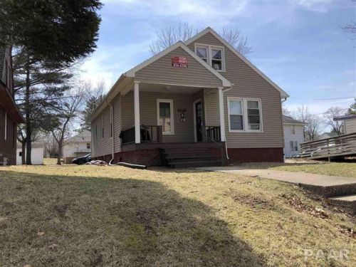 627 Adams St, Macomb, IL 61455-1364