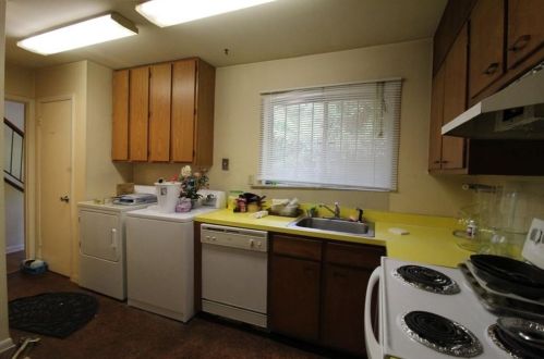 2552 Bradford Sq, Atlanta GA  30345-1339 exterior