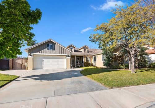 17617 Cedarwood Dr, Riverside CA  92503-7038 exterior