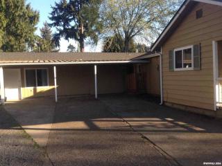 119 Cowing St, Silverton, OR 97381-2317