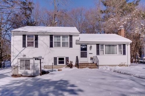20 Berkeley Rd, Middletown, CT 06457-4107