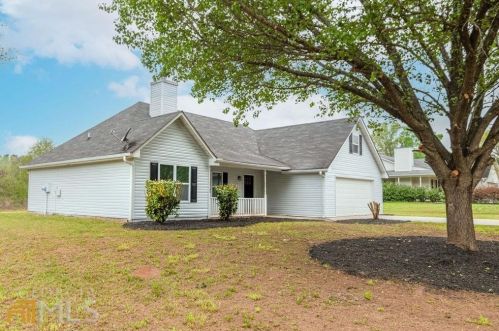 15 Joy Cir, Porterdale, GA 30016-8051