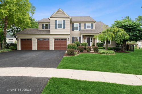 18277 Old Pine Ct, Gurnee, IL 60031-4254