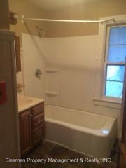 1037 Lake Ave, Fort Wayne IN  46805-4338 exterior
