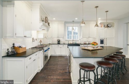 415 Washington Ave, Tavistock NJ 08033-3340 exterior