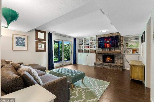 1357 Interlachen Dr, Saint Paul MN  55123-2159 exterior