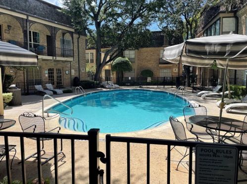 4312 Bellaire Dr, Fort Worth TX  76109-5126 exterior