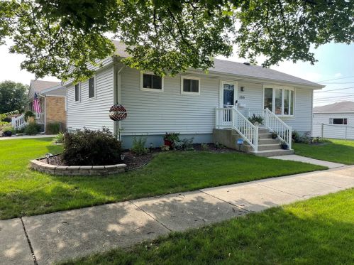 2315 Hickory St, Des Plaines, IL 60018-3144