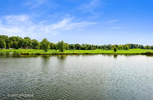 1091 Independence Dr, Hanover Park, IL 60103-5717