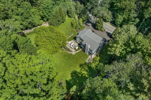 86 Lower Cross Rd, Greenwich CT  06831-3002 exterior
