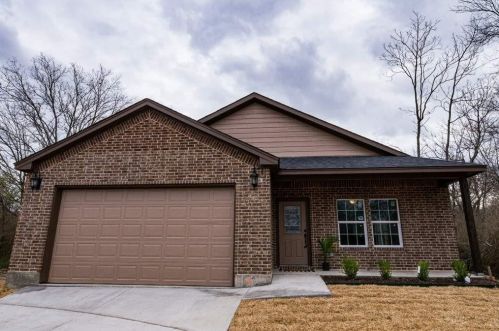 1344 Fogg St, Fort Worth, TX 76110-6135