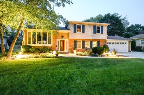 1454 Rosita Dr, Palatine, IL 60074-5604