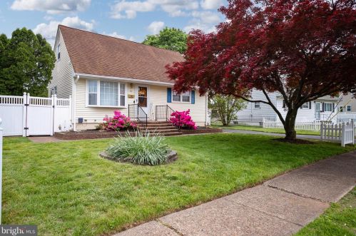 65 Steinert Ave, Trenton, NJ 08619-2915