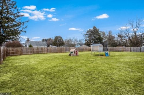104 Hamilton Dr, Hackettstown NJ  07840-1326 exterior