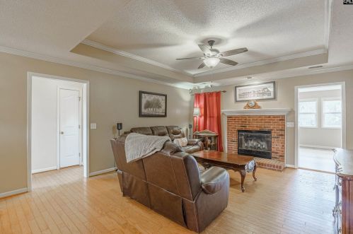 208 Heatherfield Ct, Cayce-West Columbia, SC 29170-2338
