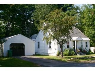 17 Nutter St, Rochester, NH 03867-2404