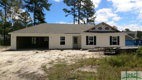 207 Blackwater Way, Stillwell, GA 31329