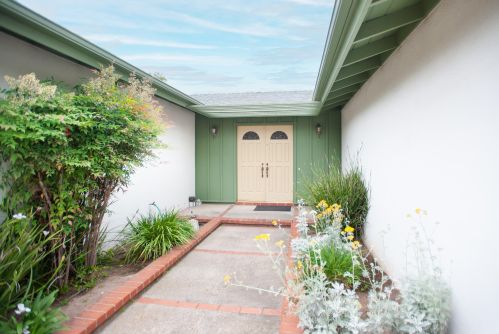 5438 Cameo Rd, Carpinteria, CA 93013-1443