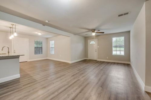 2732 Stark St, Fort Worth TX  76112-6555 exterior