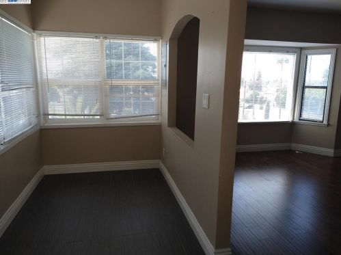 1204 Scenic Way, Hayward, CA 94541-1211