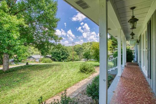 200 Don Rich Dr, Carrollton, GA 30117-8913