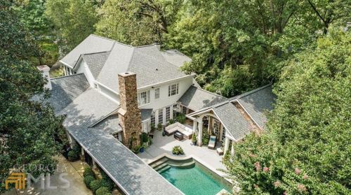 3895 Club Dr, Atlanta, GA 30319-1145