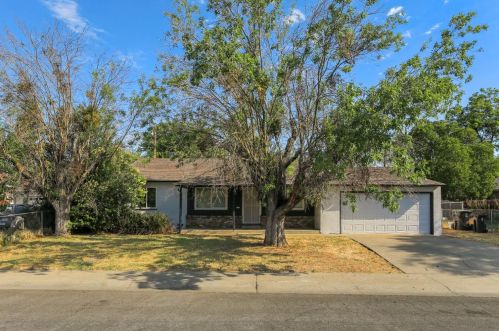 2071 Del Rio Dr, Stockton, CA 95204-1620
