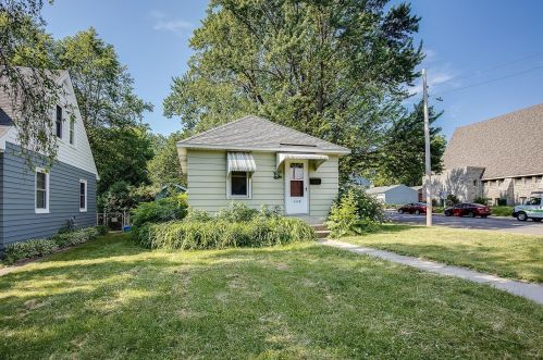1458 Almond Ave, Saint Paul MN  55108-2536 exterior