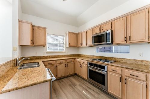 7642 Chadwick Ct, Dallas TX 75248-1600 exterior