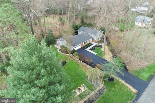 12113 Westwood Hills Dr, Herndon, VA 20171-1512