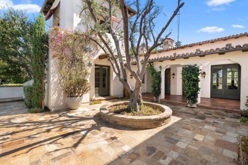 22 Black Falcon, Irvine CA  92603-0420 exterior