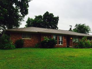 8648 30th St, Tulsa, OK 74129-6615