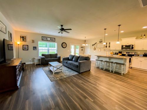 68 Orchard Cir, Meeting Street, SC 29824-4345