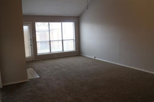 207 Cole St, Garland TX  75040-3746 exterior