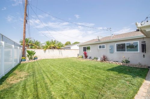 3702 Kingsway Ave, Anaheim CA  92804-4619 exterior