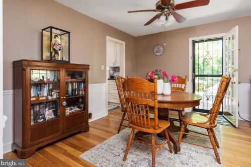 1517 Forest Glen Rd, Silver Spring MD 20910-1122 exterior