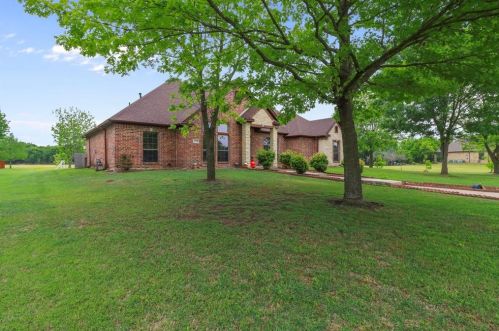 250 Brookbend Dr, Waxahachie, TX 75165-6128