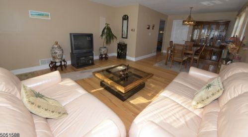 367 Plainfield Ave, Rahway, NJ 07065-2424