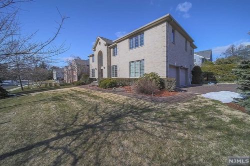 26 Wainwright Ave, Closter, NJ 07624-2921