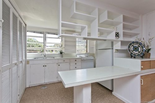 3028 Holua Way, Honolulu HI  96819-2932 exterior