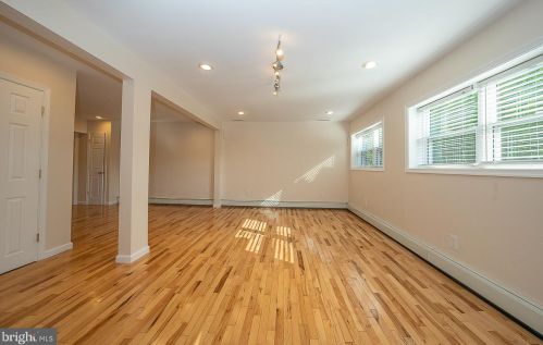 6950 Fowler St, Philadelphia, PA 19128-4407