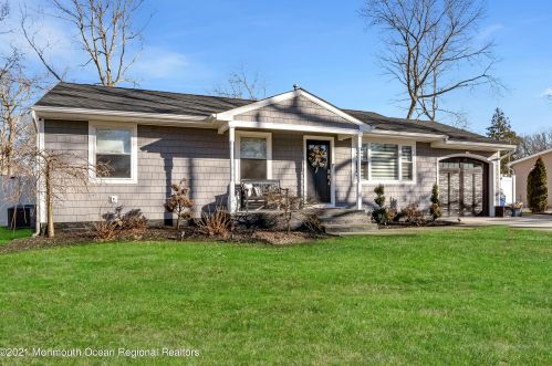 231 Maple Ln, Lacey, NJ 08731-2705