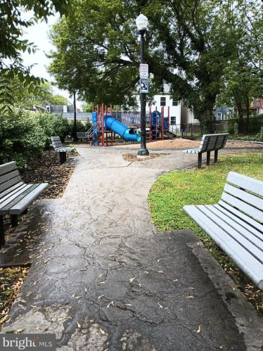 860 Market St, Lancaster PA  17603-2755 exterior