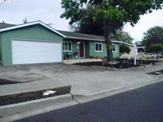 8669 Galindo Dr, Pleasanton, CA 94568-1036